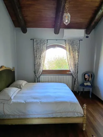 House in Monforte d'Alba with view of vineyards