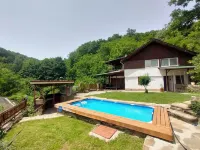 Balkans Serendipity - Artistic forest house - Wifi
