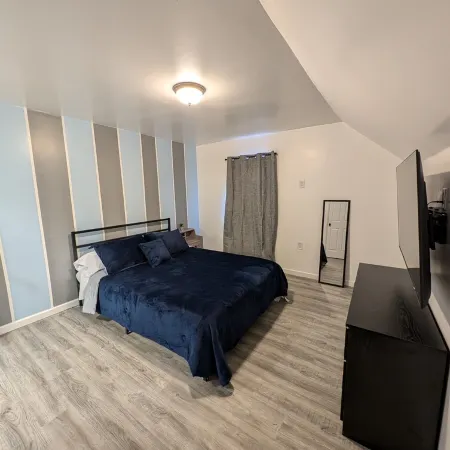 Spacious 6-bedroom house in Evansville