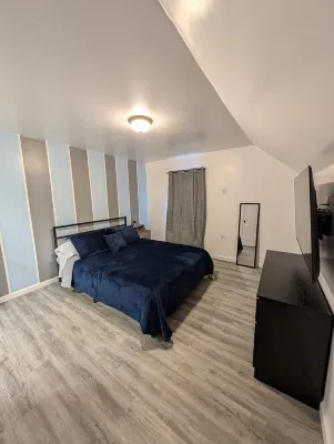 Spacious 6-bedroom house in Evansville