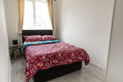 2bedroom Cosy Fully detached Retreat, with computerized shower & game room...... Hotels in Barnsley