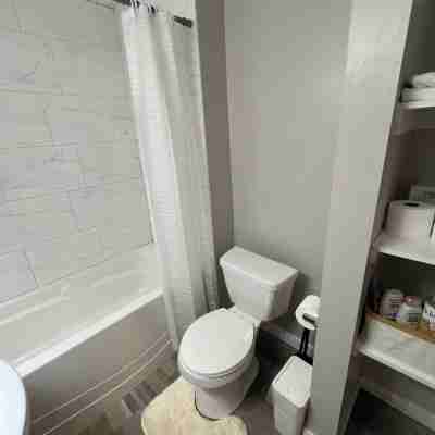 Cozy Suite – Private Entrance, Fast Wi‑Fi & Smart TV – Family & Pet‑Friendly Rooms