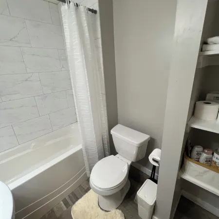 Cozy Suite – Private Entrance, Fast Wi‑Fi & Smart TV – Family & Pet‑Friendly