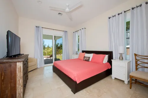 Aqua Villa and Cottage 3 Bedroom Home