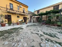 B&BAGLIO - cozy retreat, 15 minutes from Palermo airport Hotels in Carini