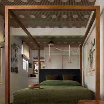 Entire Home in Manhattan Beach Rooms