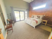 Luxury 3-bedroom house in welcoming Dullstroom with WiFi Highland Gate Golf Club附近的飯店