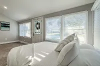 Water Escape; Hot Tub, River Views & Splash Pad