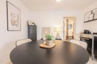 Mc´maggies Atelier mit Insgesamt 6 Schlafplätzen Hotels in Meerbusch