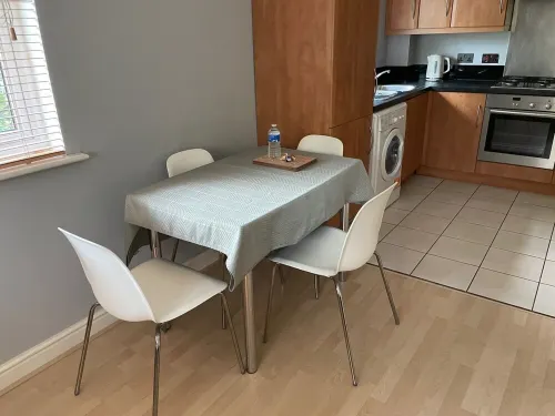 Home away - Northala field - 20 minutes to Central London/ Wembley stadium/LHR. Hotels in Northolt