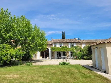 Mas Provençal Aux Portes de L'isle sur la Sorgue Отели рядом с достопримечательностью «Л'Иль-Сюр-ла-Сорг»