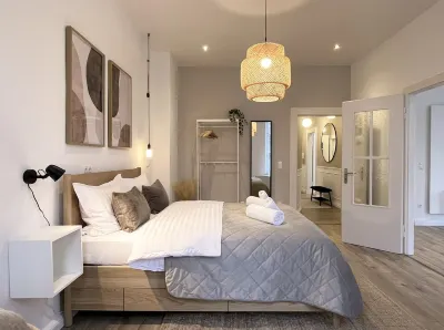 Dom view 1 | Central | Parking | Veltins-Arena 蓋爾森基興站附近的飯店