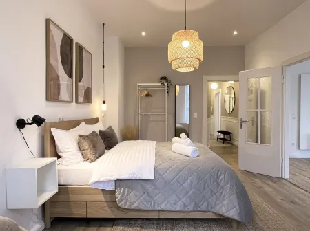 Dom view 1 | Central | Parking | Veltins-Arena Отели рядом с достопримечательностью «Kongressaal Jehovas Zeugen»