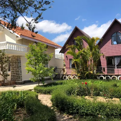 Pine Tree Homestay โรงแรมใกล้มองโมฮิลล์