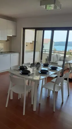 Large modern villa immersed in the quiet!! aimed at large groups near the sea