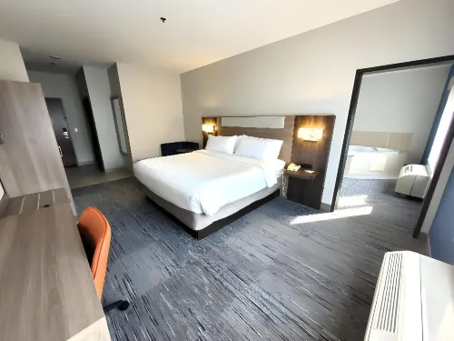 Holiday Inn Express & Suites Guthrie North Edmond