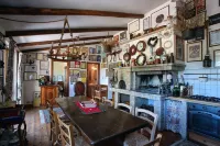 Cozy farmhouse surrounded by greenery, just 25 minutes from the center of Rome. Hotels in Sacrofano