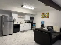 Charming 1-bedroom apartment with WiFi, AC in delightful Venice