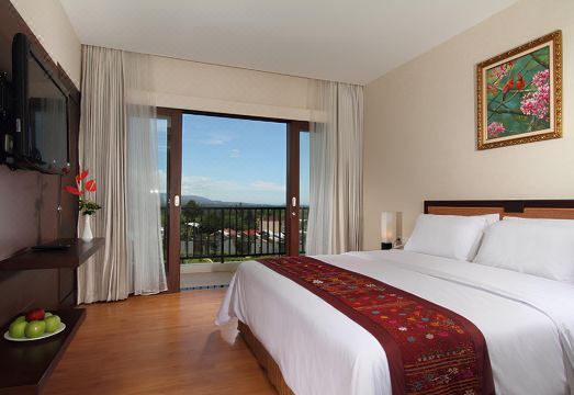 수탄 라자 수영장