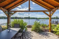 Lakefront Hot Tub, Beach & More! Hotels in White Lake charter Township