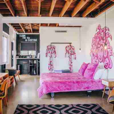 The Pink Hotel Coolangatta Rooms