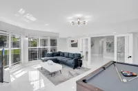 Stunning New Pool Jacuzzi 7BR Game Room Walk to the beach