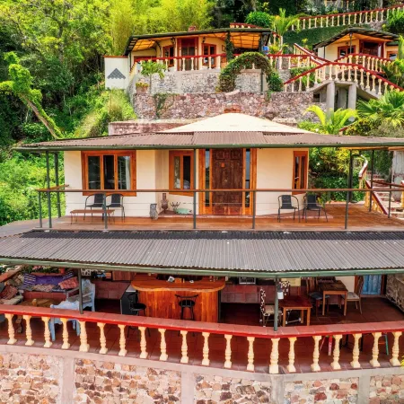 Jenna's River Bed & Breakfast