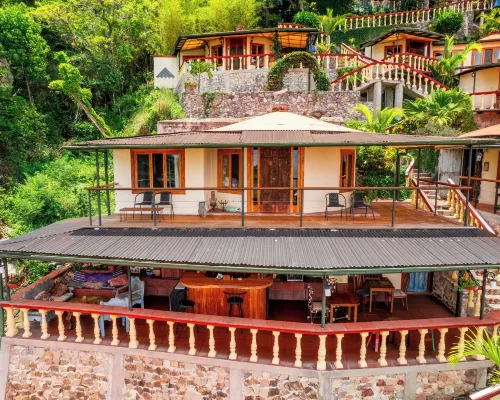Jenna's River Bed & Breakfast Hotels in Panajachel