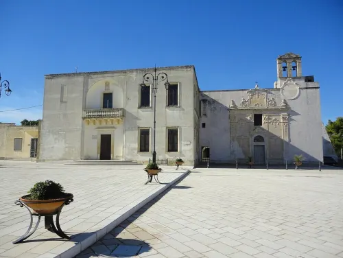 new apt with private garden, all comforts, WI-Fi & AC, in Salento's hearth