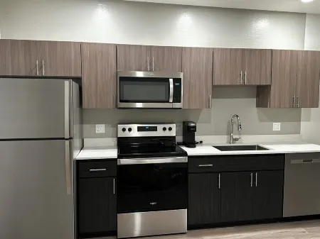 Charming 1-bedroom apartment with WiFi, fitness room in marvelous Mesa Отели рядом с достопримечательностью «Суперстишен Гейтуэй Запад»