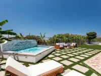 NEW!!! Ocean View Malibu Modern Home w/ Mini Golf & Spa Hotels in Malibu