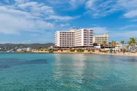 NYX Hotel Ibiza by Leonardo Hotels Отели рядом с достопримечательностью «Playa de Sant Antoni»