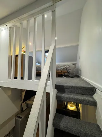 Duplex apartment3 Minute drive to Luton Airport Отели в г. Латон