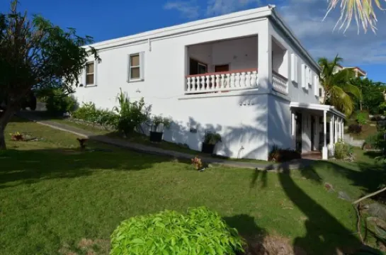 Quiet Cozy Island Mountain Getaway