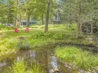 Secluded House by the Creek in charming Cresco