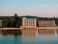 Alexandra Inn Hotels in Elk Rapids