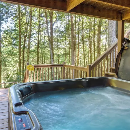 Luxe Fightingtown Creek Cabin: 2 King Suites & Spa