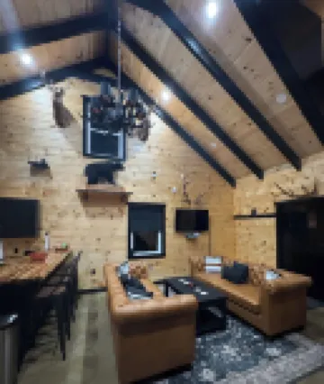 Cozy cabin with in the heart of Benezette, 1 mile from viewing center.