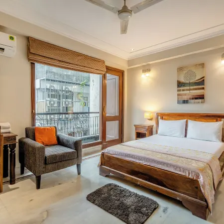 Tree of Life Bed & Breakfast Отели рядом с достопримечательностью «Храм Чаттарпур»