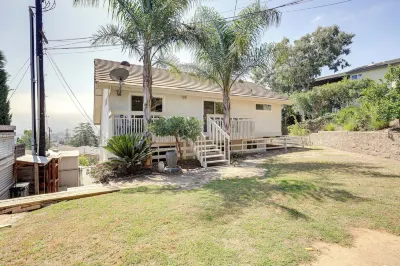 Chic Santa Paula Home w/ Mountain & City Views! Hotels near California Oil Museum