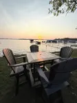Large Lakefront Retreat – Sleeps 17+