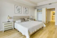 8th-Floor Penthouse, Walk to Clearwater Beach - Condos