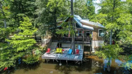 Relax, Fish, Visit Historic Jefferson & Caddo Lake