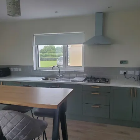 Seaside Retreat-2 Bed-Sleeps 4-Parking-Pets
