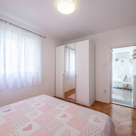 Apartments Magdalena - Standard Apartment with Terrace and Sea View (A2)