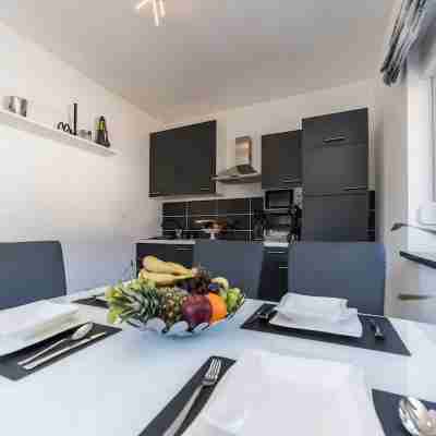 Villa Camellia - Two Bedroom Villa with swimming pool Rooms