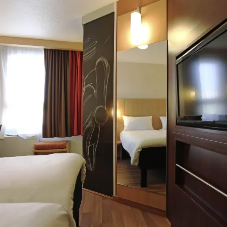 Ibis Montpellier Centre Polygone Отели рядом с достопримечательностью «Префектура»