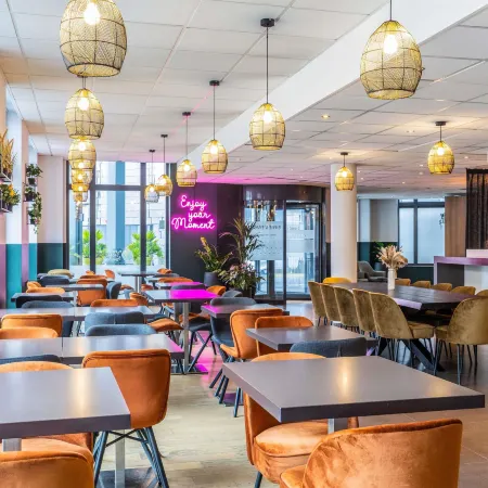 Ibis Styles Brussels Centre Stephanie Отели рядом с достопримечательностью «Станция метро Hallepoort»