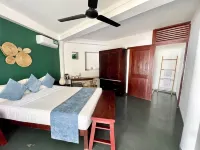 Casa Smeralda Hotels in Dikwella