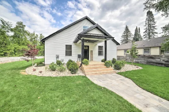 ニューリー ビルト ジレッツ レイク ジェム : ドック & ホット タブ